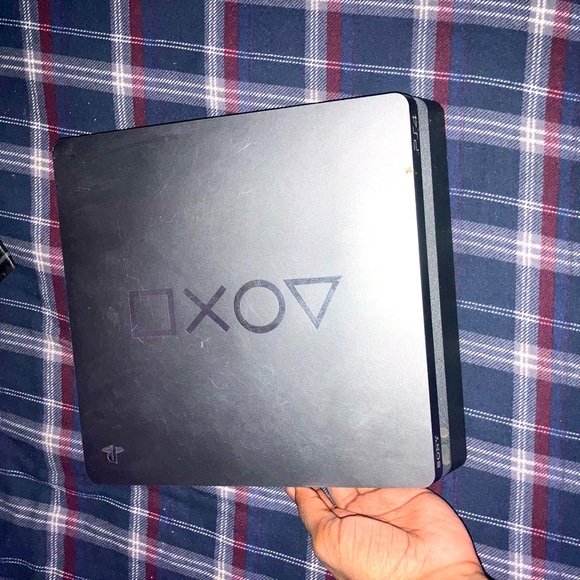 Sony ps4 slim slightly used